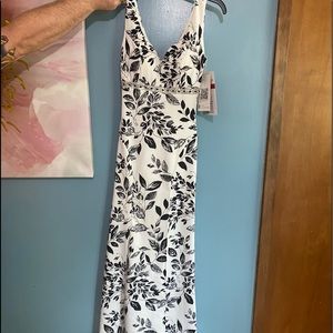 Black and White Emerald Sundae Size Small w slit